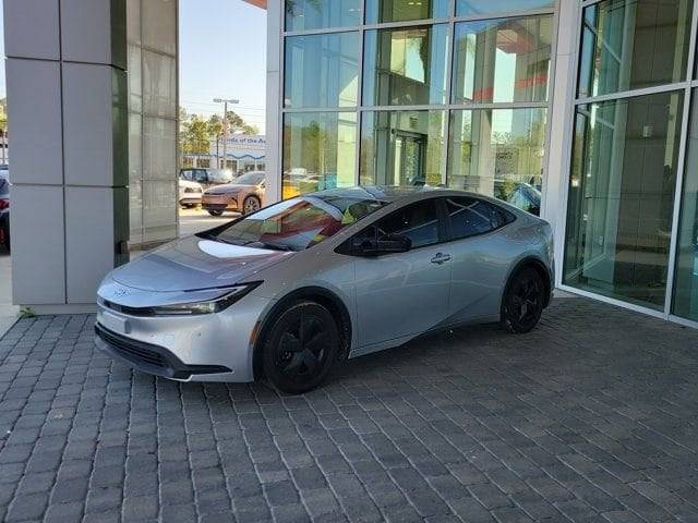 2023 Toyota Prius LE FWD photo