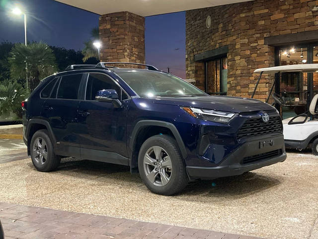 2023 Toyota RAV4 Hybrid XLE AWD photo