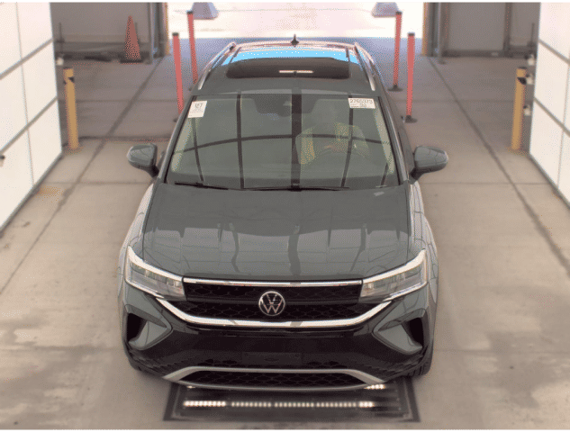 2023 Volkswagen Taos SE AWD photo