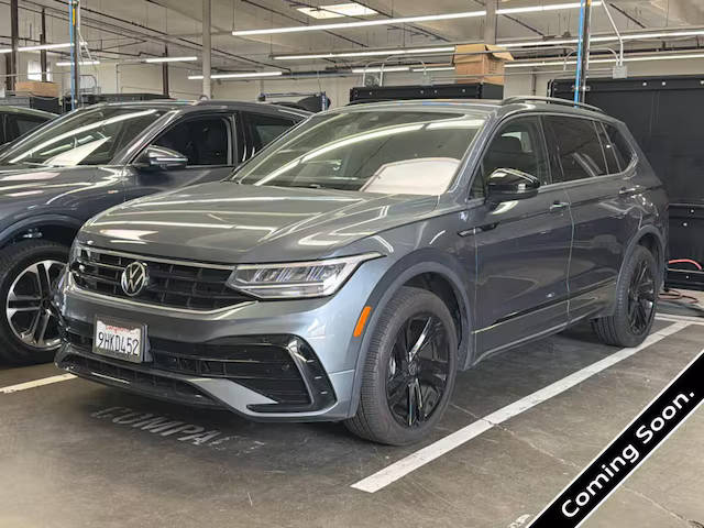 2023 Volkswagen Tiguan SE R-Line Black FWD photo