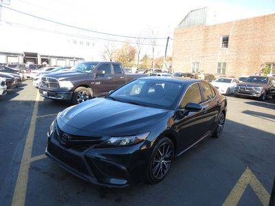 2021 Toyota Camry SE FWD photo