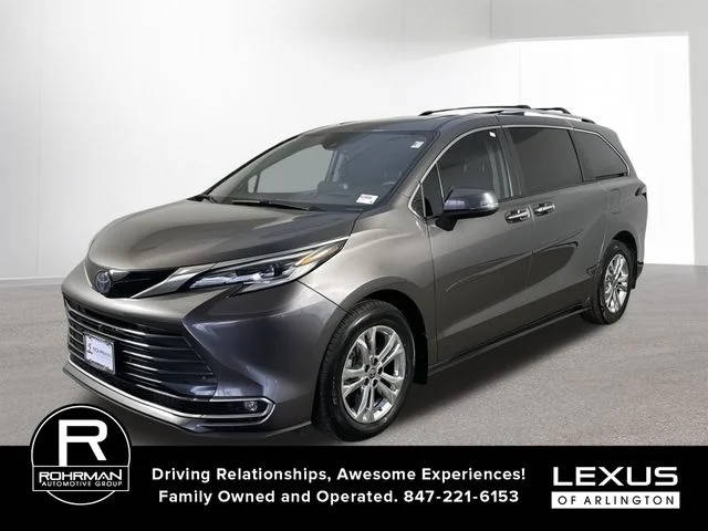 2023 Toyota Sienna Platinum AWD photo