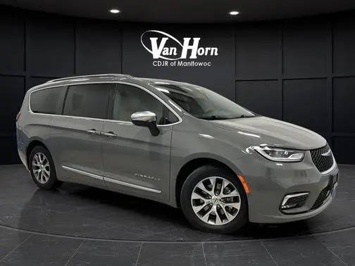 2023 Chrysler Pacifica Minivan Hybrid Pinnacle FWD photo