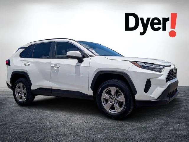 2023 Toyota RAV4 XLE FWD photo
