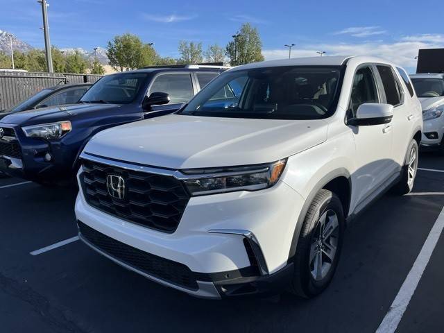 2023 Honda Pilot EX-L 8 Passenger AWD photo