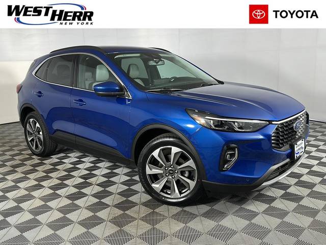 2023 Ford Escape Platinum AWD photo