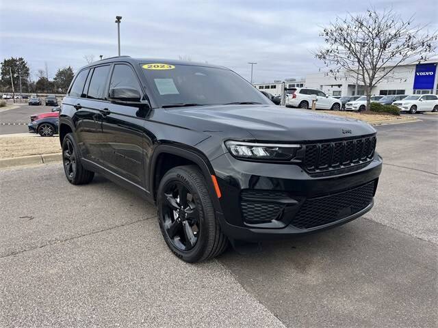 2023 Jeep Grand Cherokee Altitude 4WD photo