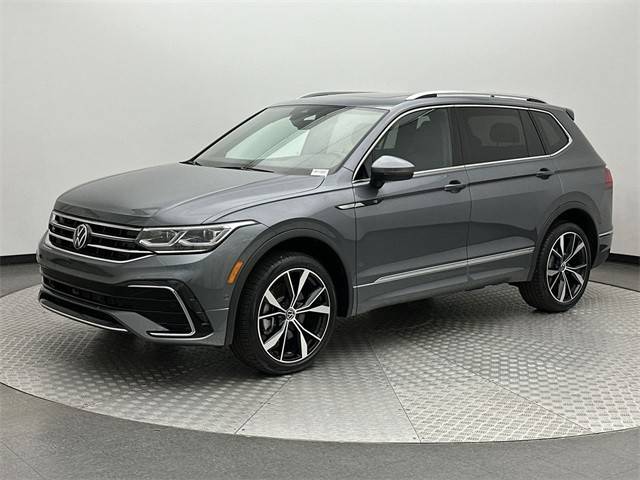 2023 Volkswagen Tiguan SEL R-Line AWD photo