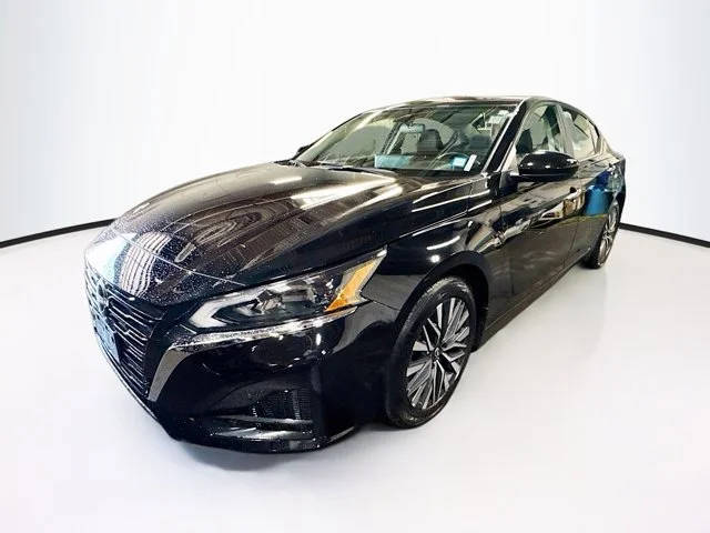 2023 Nissan Altima 2.5 SV FWD photo