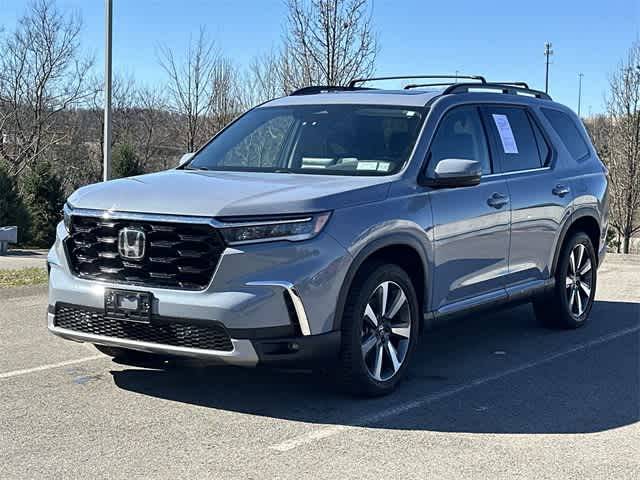 2023 Honda Pilot Touring AWD photo