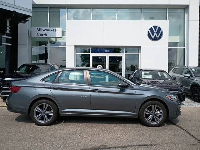 2023 Volkswagen Jetta SE FWD photo
