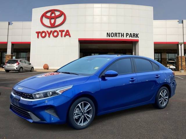 2023 Kia Forte LXS FWD photo