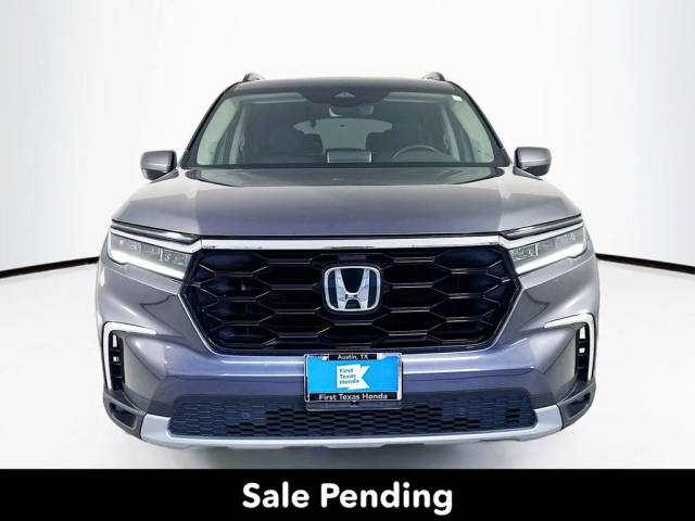 2023 Honda Pilot Touring FWD photo