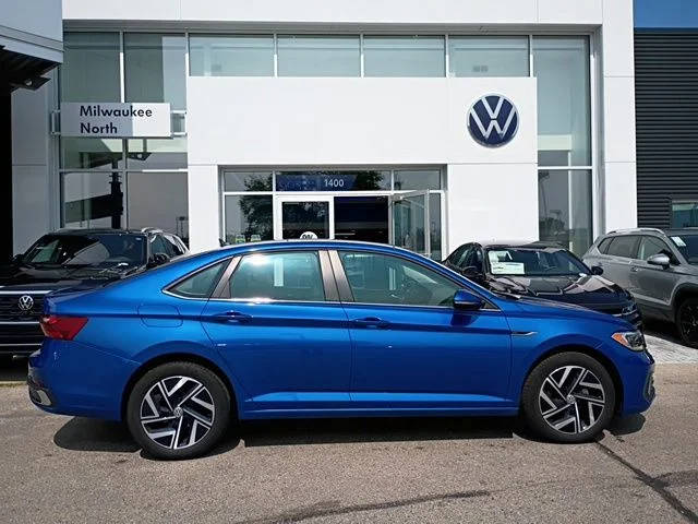 2023 Volkswagen Jetta SEL FWD photo