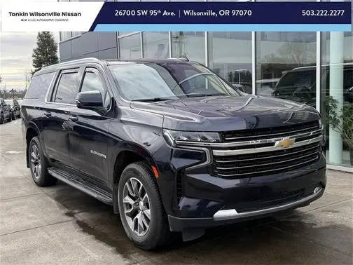 2022 Chevrolet Suburban LT 4WD photo