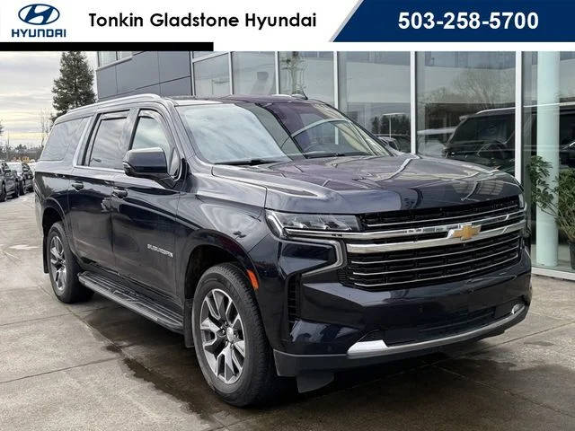 2022 Chevrolet Suburban LT 4WD photo