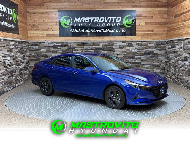 2023 Hyundai Elantra SEL FWD photo
