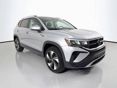 2023 Volkswagen Taos SE AWD photo