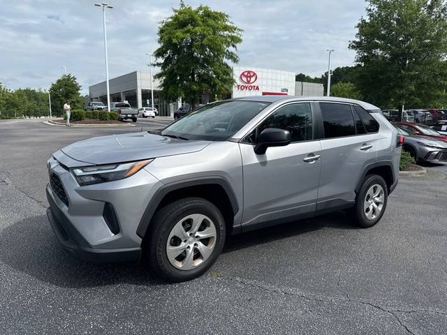 2023 Toyota RAV4 LE FWD photo