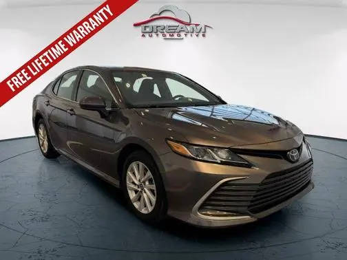 2023 Toyota Camry LE FWD photo