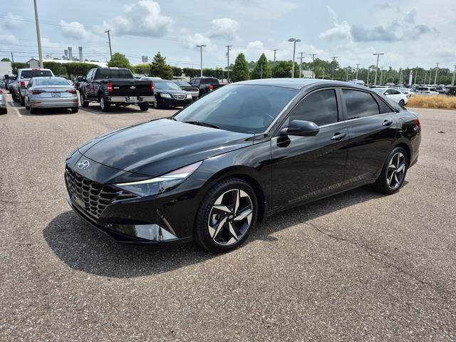 2023 Hyundai Elantra Limited FWD photo