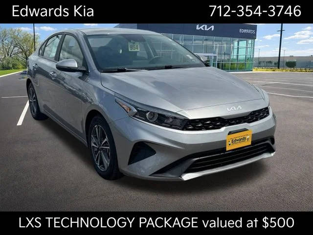 2023 Kia Forte LXS FWD photo