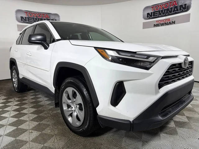 2023 Toyota RAV4 LE AWD photo