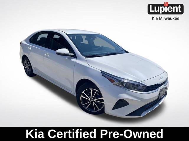 2023 Kia Forte LXS FWD photo