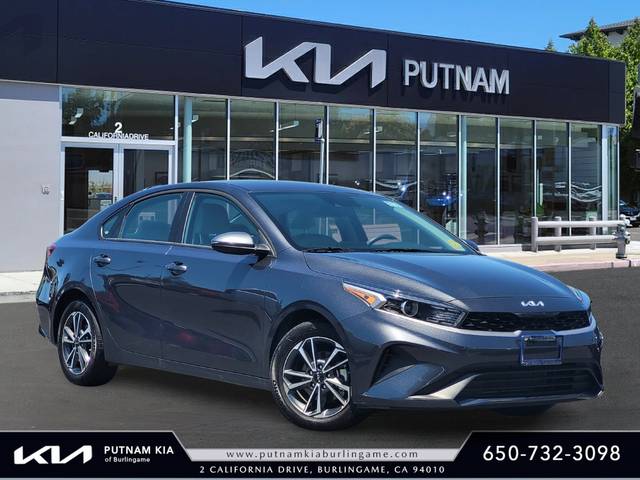 2023 Kia Forte LXS FWD photo