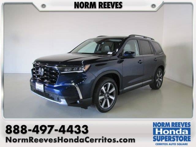 2023 Honda Pilot Touring FWD photo
