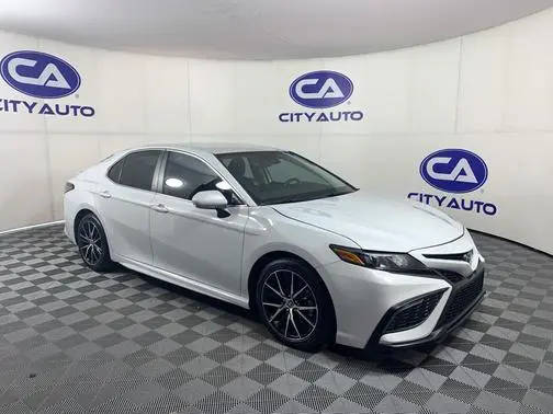2023 Toyota Camry SE FWD photo