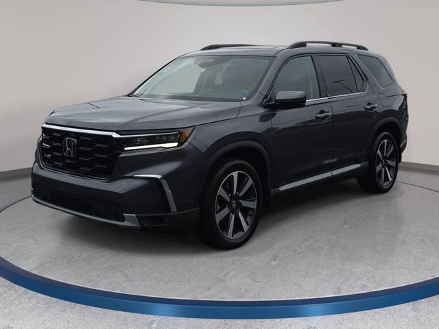 2023 Honda Pilot Touring FWD photo