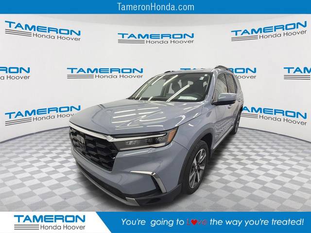 2023 Honda Pilot Touring FWD photo