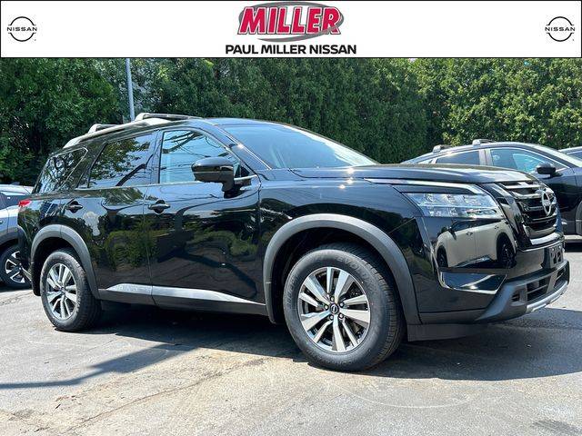 2023 Nissan Pathfinder SL 4WD photo
