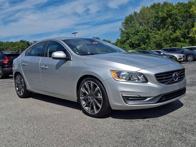 2015 Volvo S60 T5 Drive-E Premier FWD photo