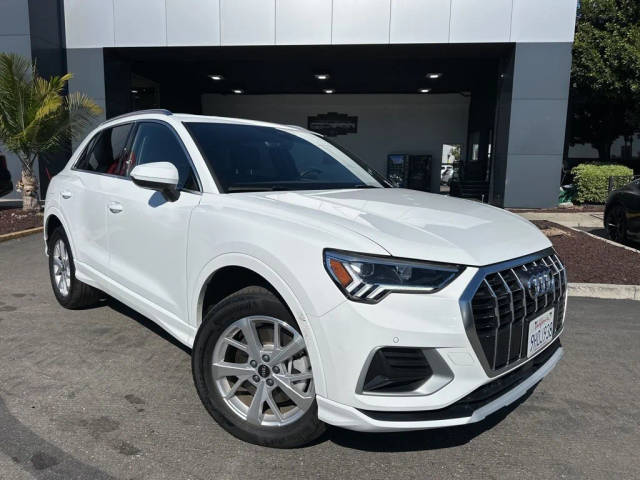 2023 Audi Q3 Premium AWD photo