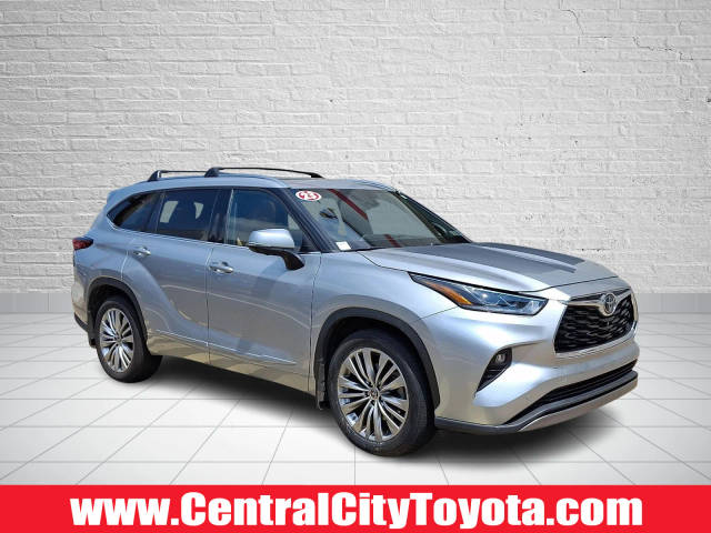 2023 Toyota Highlander Platinum AWD photo