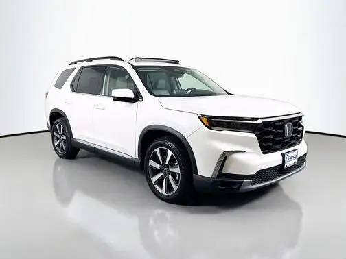 2023 Honda Pilot Touring AWD photo