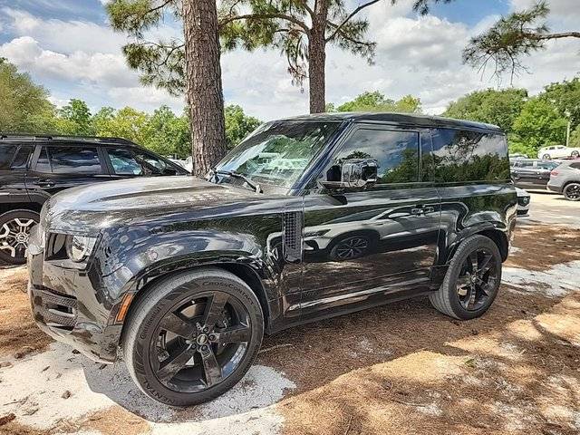 2023 Land Rover Defender 90 V8 AWD photo