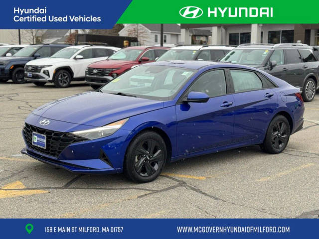 2023 Hyundai Elantra SEL FWD photo