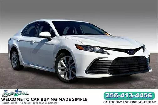 2023 Toyota Camry LE FWD photo