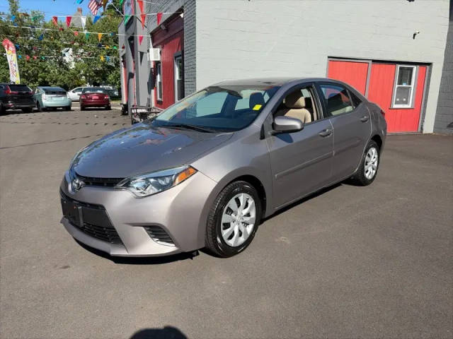 2015 Toyota Corolla  FWD photo