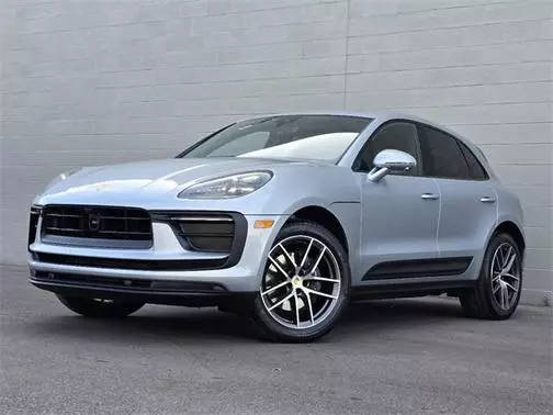 2023 Porsche Macan  AWD photo