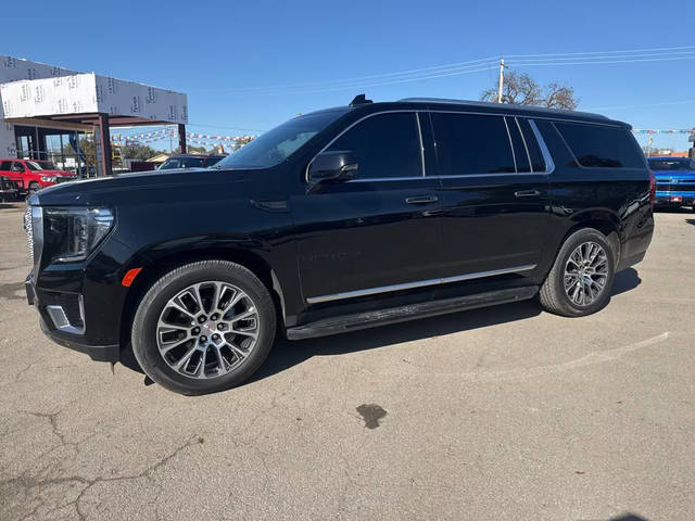 2023 GMC Yukon XL Denali 4WD photo