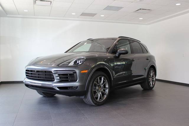 2023 Porsche Cayenne Platinum Edition AWD photo