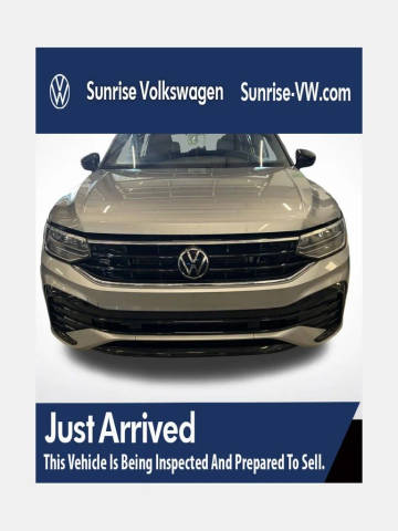 2023 Volkswagen Tiguan SE R-Line Black FWD photo