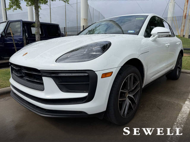 2023 Porsche Macan T AWD photo