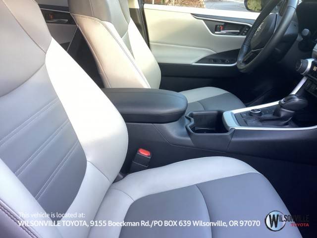 2023 Toyota RAV4 Hybrid XLE Premium AWD photo