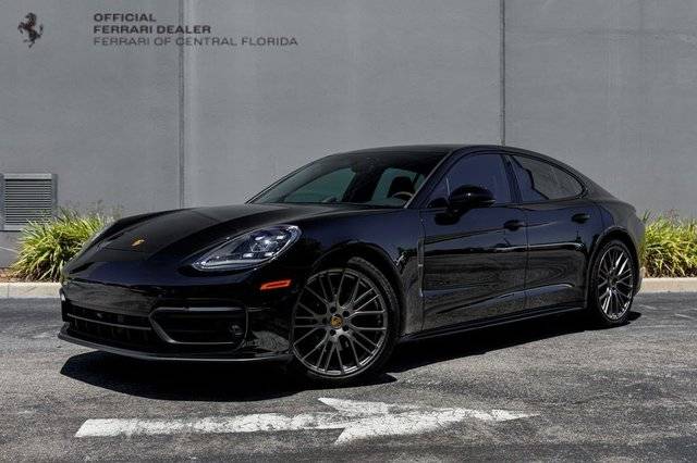 2023 Porsche Panamera Platinum Edition RWD photo