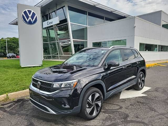 2023 Volkswagen Taos SE AWD photo